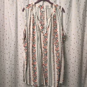 OLD NAVY 3x sleeveless blouse - cream floral